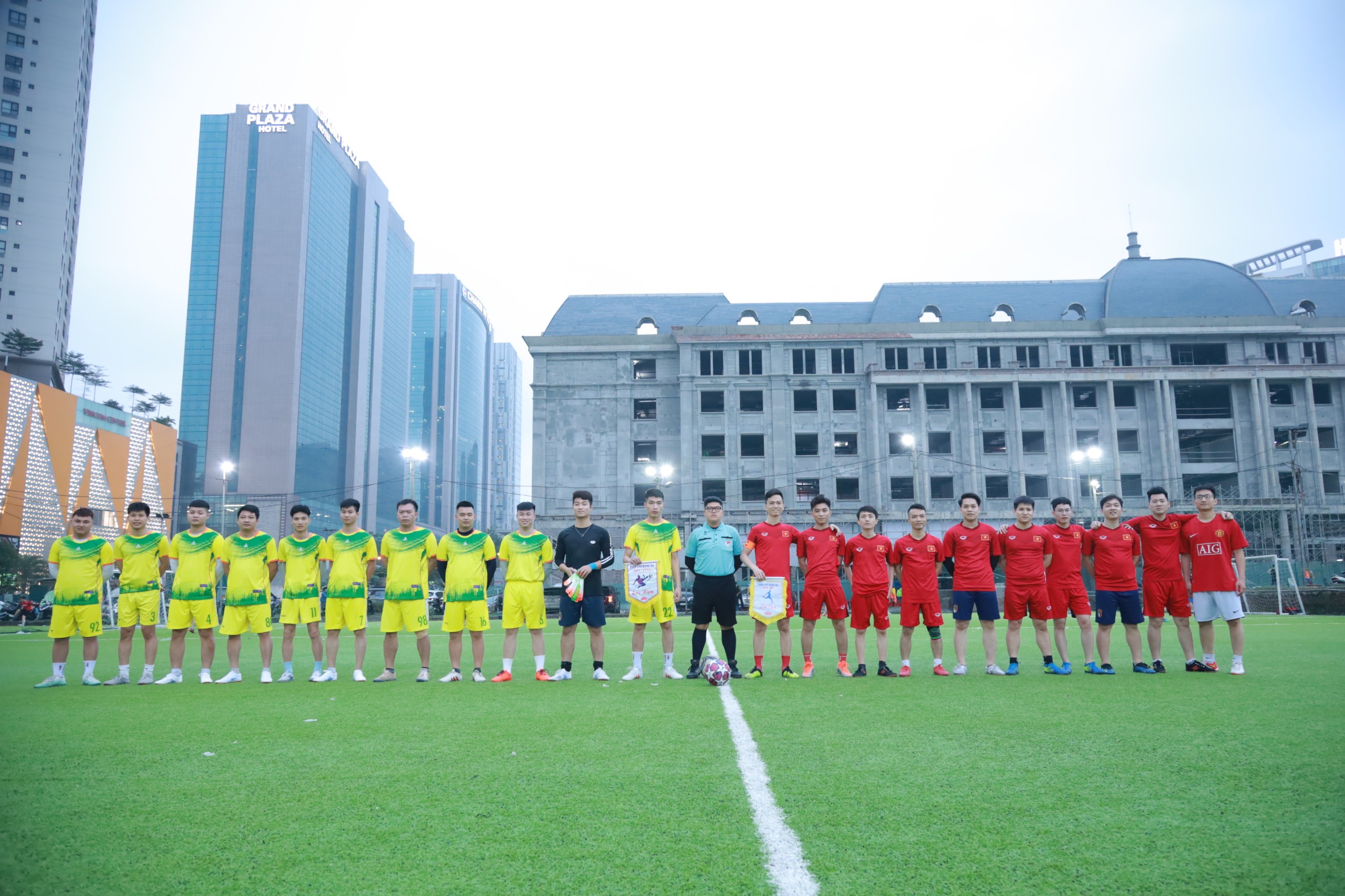 Eastern Sun Đá Bóng